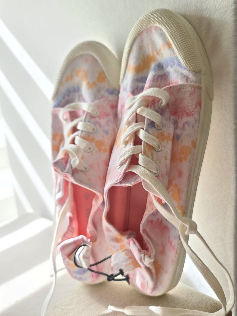 NWT Joe Fresh Tie-Dye Canvas Casual Sneakers Scrunch Back - Size 9